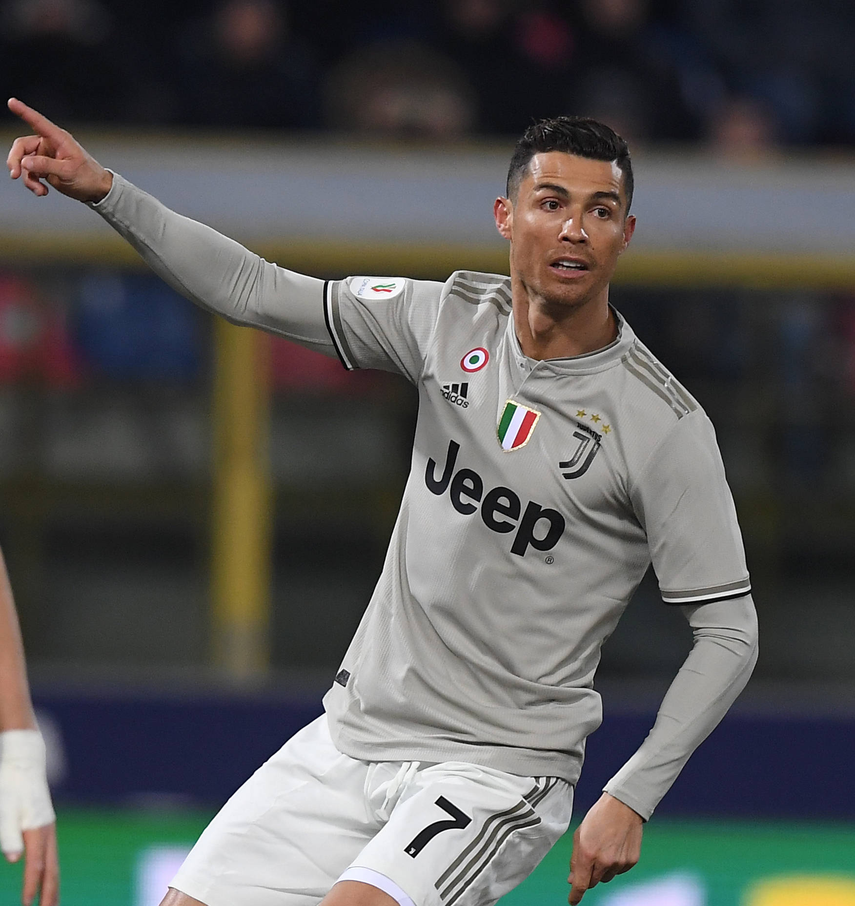 包含重磅！门兴格拉德巴赫转会期迎来里程碑尤文图斯扳平良机备战欧冠，洛杉矶快船国际比赛日临场应变的词条